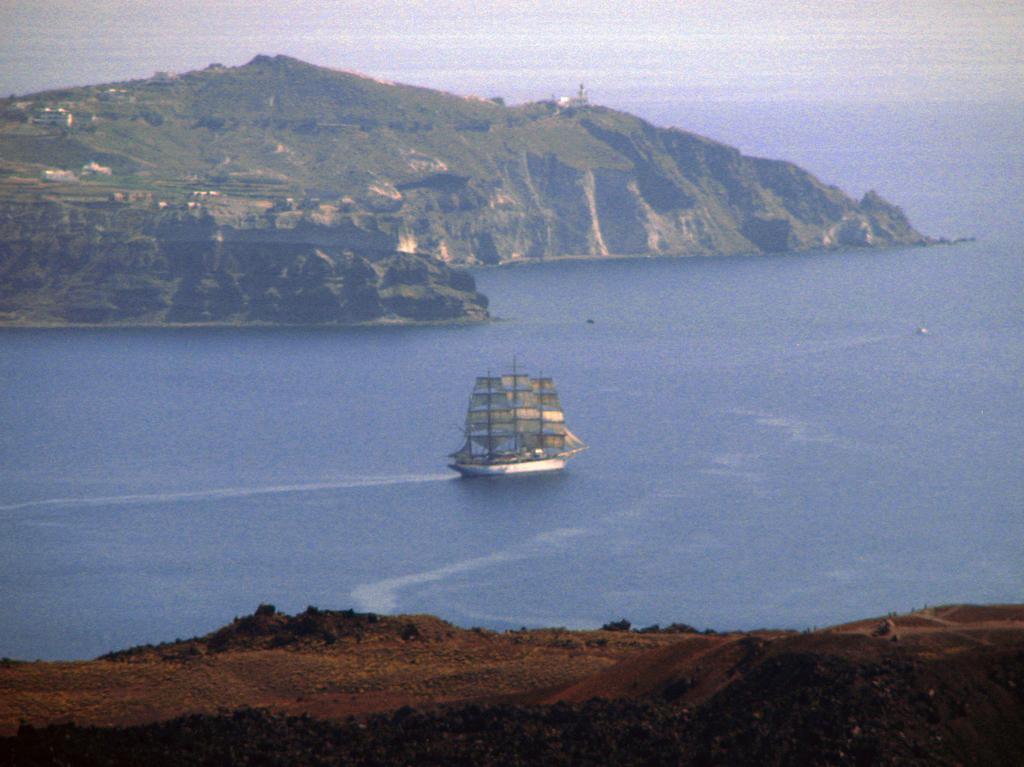 Irida - Santorini Imerovígli