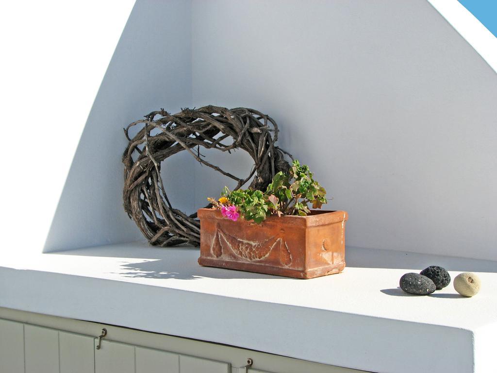 Irida - Santorini Imerovígli
